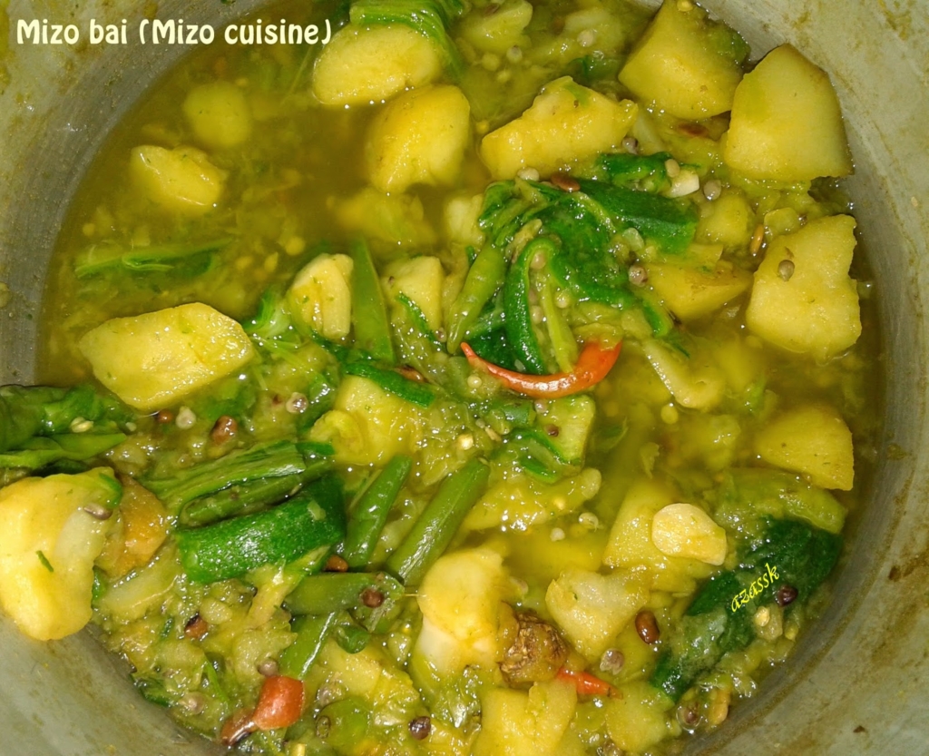 Bai is prepared using lots of locally available herbs and spices. The main ingredients include pork, bamboo shoots and steamed vegetables and can be found easily throughout the state.