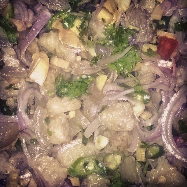 Doh Khleh is a unique pork and onion salad which is typically garnished with steamed pig brain. Doh Khleh can have a Mexican touch by adding beans, tomatoes, carrots and lemons. It is definitely not for the faint hearted.