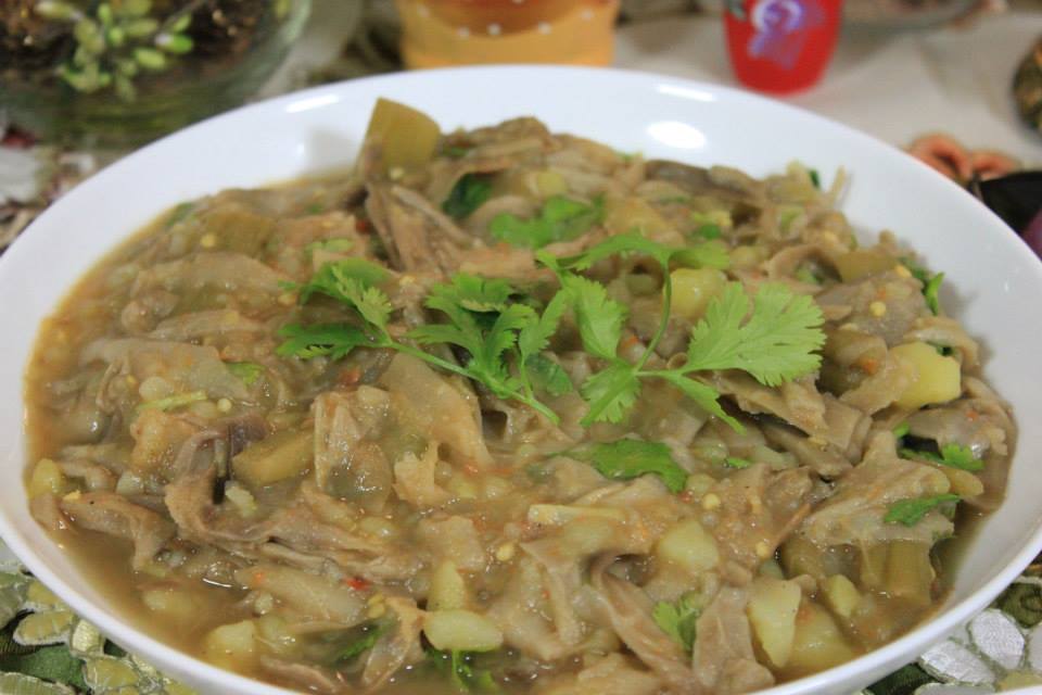 Eromba is a popular dish is prepared by boiling a ton of vegetables along with some dry fish. It is mixed until the texture becomes like a paste. Then it is garnished with a sprinkle of coriander leaves.