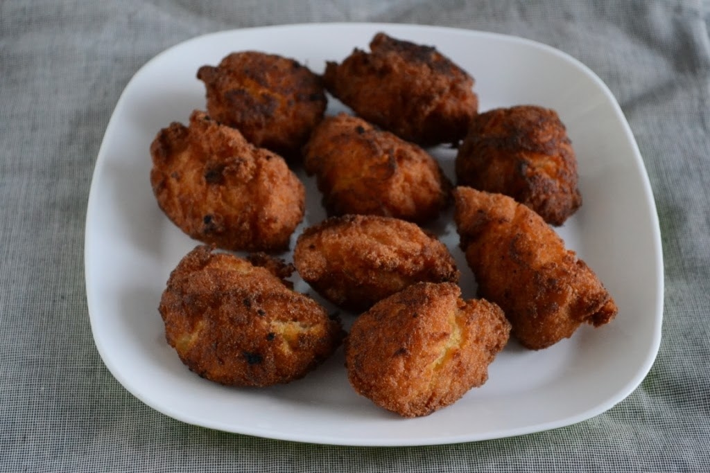 Koat Pitha is made using rice flour ,bananas and fish. It is crispy from the outside but is soft and warm from the inside. It is an ideal snack with tea. It tastes a little sweet because of the presence of bananas.
