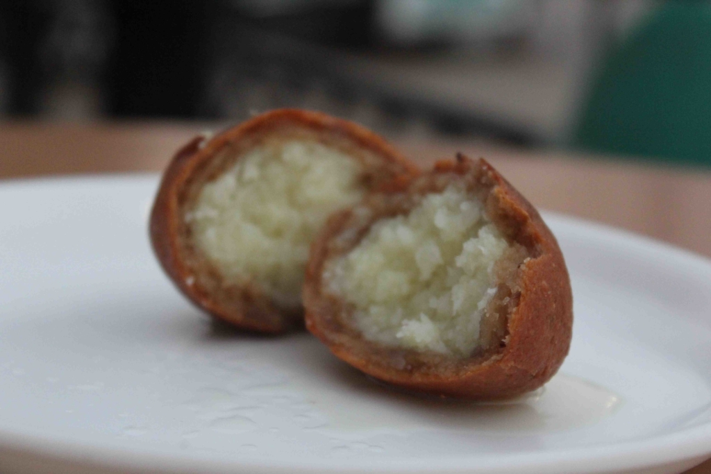 Mawa bati is a unique sweet dish found only in Madhya Pradesh.The mawa dough is mixed with dried fruits and then rolled into balls, which are then deep fried and further soaked in sugar syrup. At some places, mawa bati is enhanced with a garnish of coconut powder.