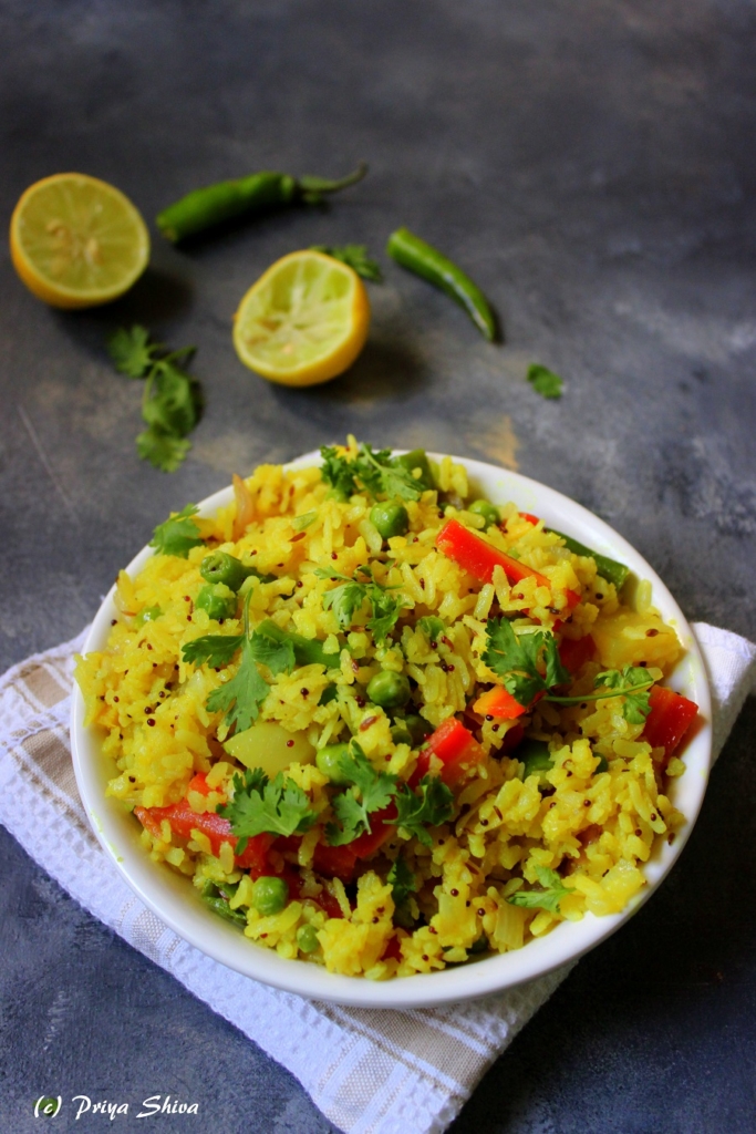 Poha is super light and super healthy and is the perfect way to start your day. It comprises flattened rice and veggies such as onion, tomato, and potato, and curry leaves are used to give it a special aroma. It is then topped with lemon juice and coriander leaves and serve with green chilies.