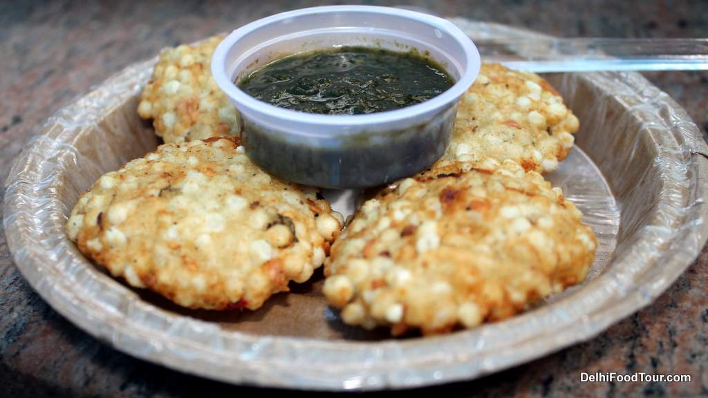 Sabudana Vada & pudina chutney, indian street food in india Sabudana Vada & pudina chutney, indian street food in india